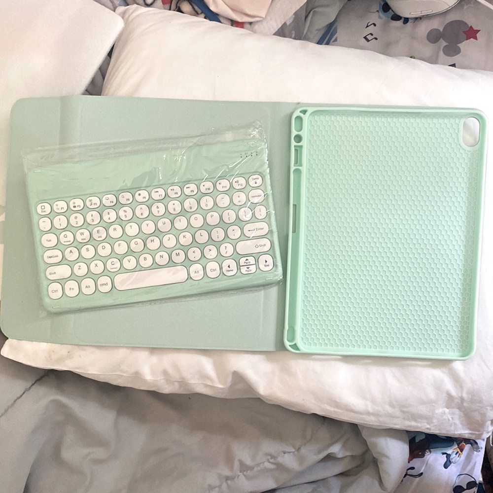 iPad Smart Keyboard Case fits a ipad 10.9in